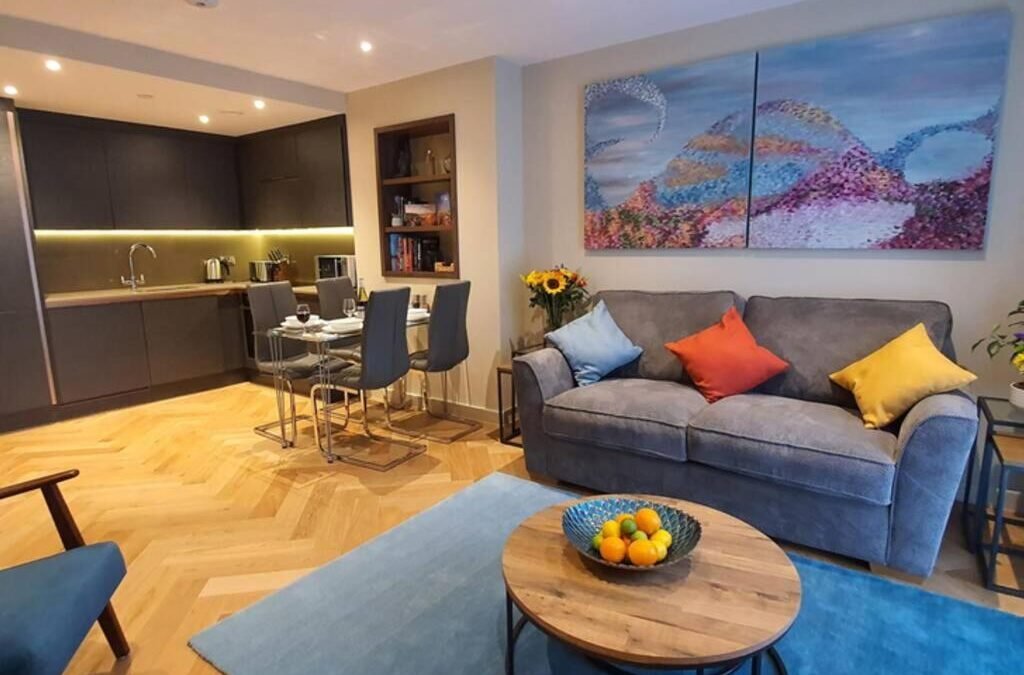 Service apartment near Fortis Hospital Gurgaon